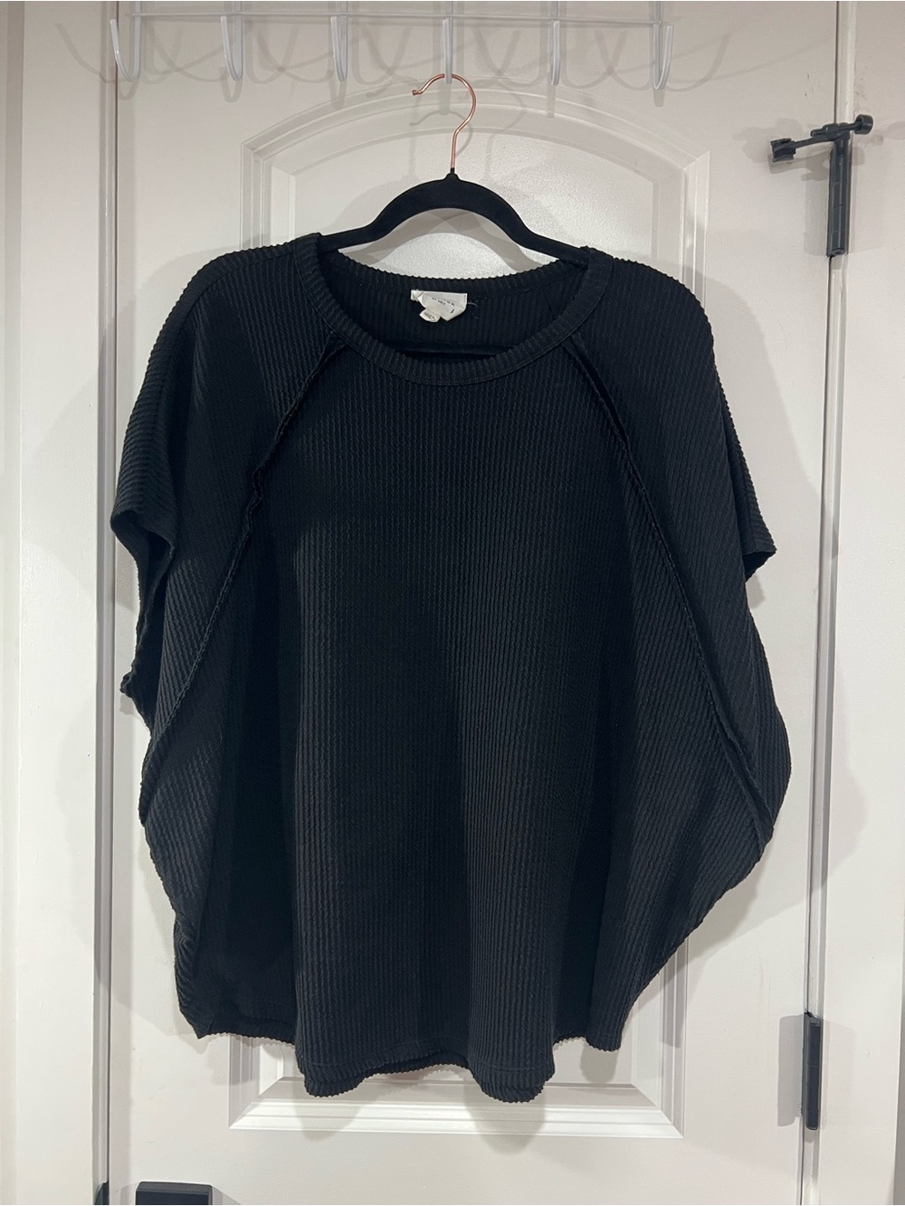 Black Dolman Sleeve, ribbed Fabric, Tunic, Top is by Andre by Unit,
